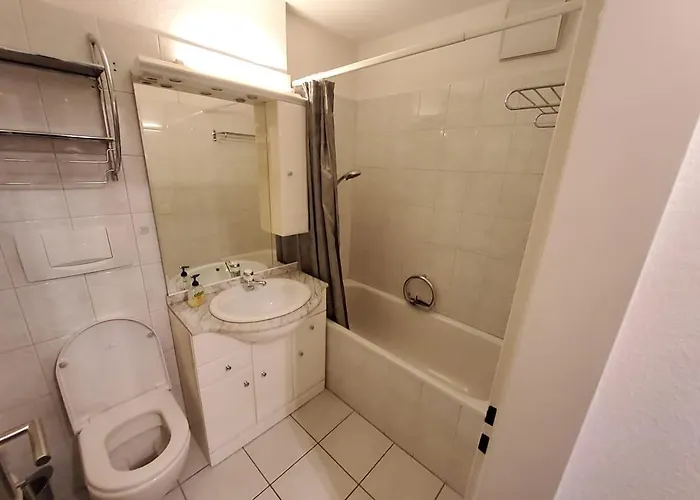 Helle 2 Schlafzimmer In - Grosszuegig, Zentral Und Ruhig Gelegen