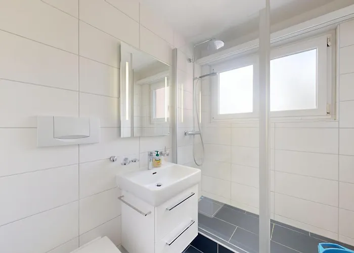 Helle 2 Schlafzimmer In - Grosszuegig, Zentral Und Ruhig Gelegen *