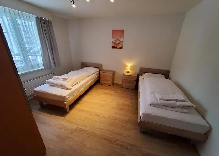 Helle 2 Schlafzimmer In - Grosszügig, Zentral Und Ruhig Gelegen *