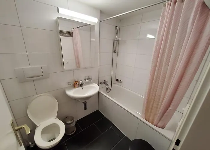 Apartment Helle 2 Schlafzimmer In - Grosszuegig, Zentral Und Ruhig Gelegen